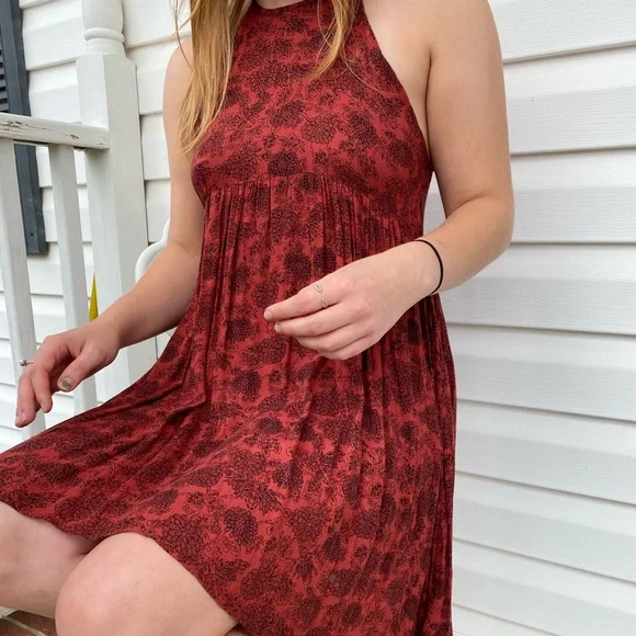 burgundy halter dress midi Annita Crepe Halter Midi Dress / Merlot | MESHKI main image 1